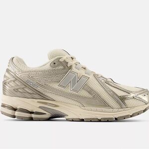 New Balance Women's 1906R